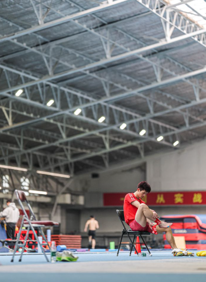 九游会在线娱乐与传统娱乐的对比